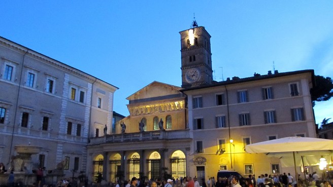 Piazza_di_Santa_Maria_in_Trastevere