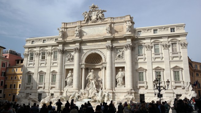 Roma_Fontana_di_Trevi_2.JPG