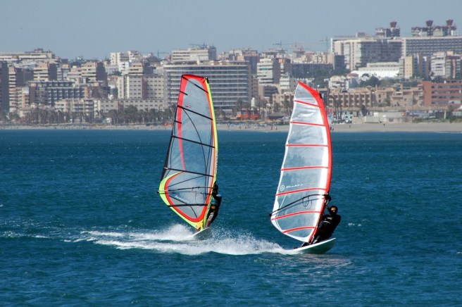 Guadalmar._Surfing_-_panoramio